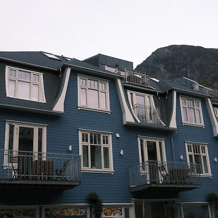 Blue House Dormitory 奥达 外观 照片